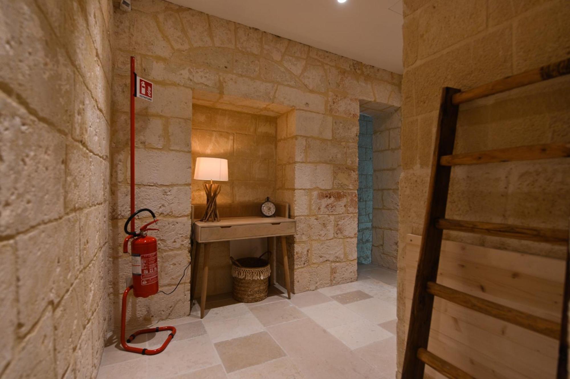 Palazzo Momi Bed and Breakfast Bari Eksteriør billede